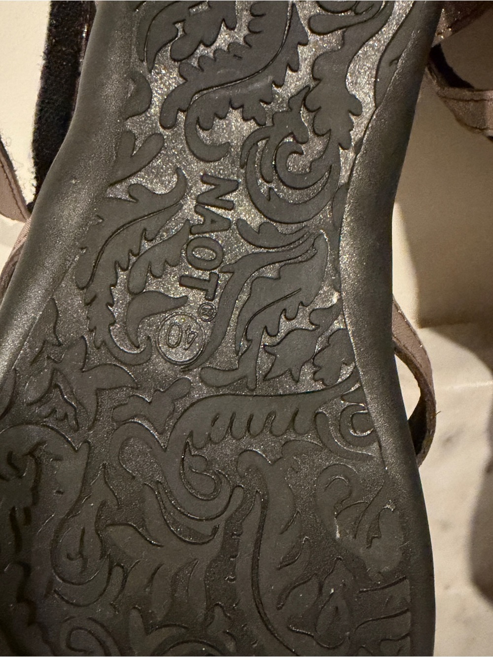 Naot Dorith Sandal - Elegant Flats Collection - Silver Threads - Size 9-9.5 - Picture 9 of 13